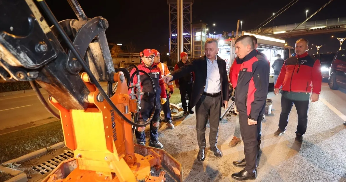 Kocaeli Büyükşehir yeni yıla yol bakımıyla girdi