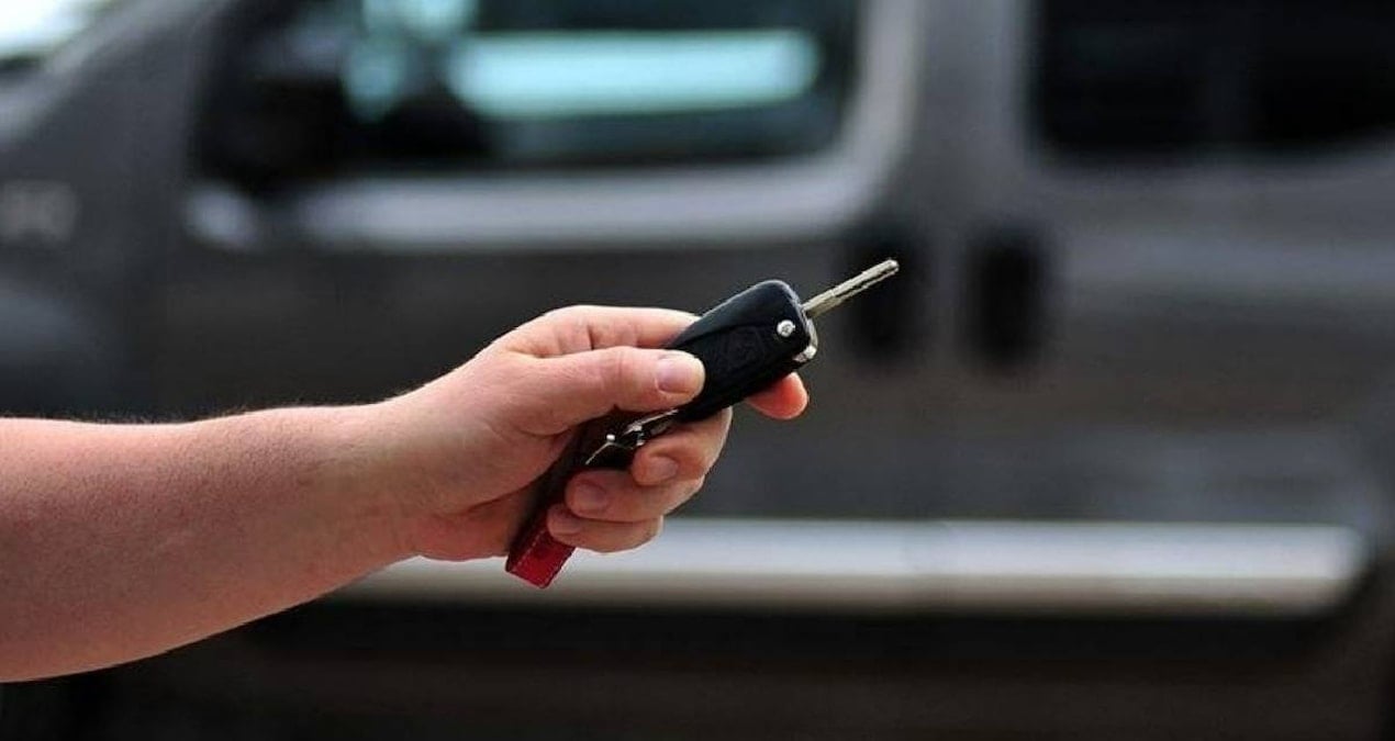 ikinci el araclarda satilmayan modeller aciklandi bu otomobilleri alan basini taslara vuruyor VACiTk3F