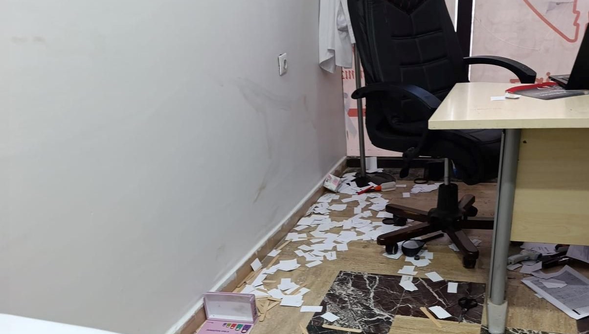 mardinde doktora saldiri sira beklemek istemedi ortaligibirbirine katti Wry2yd4N