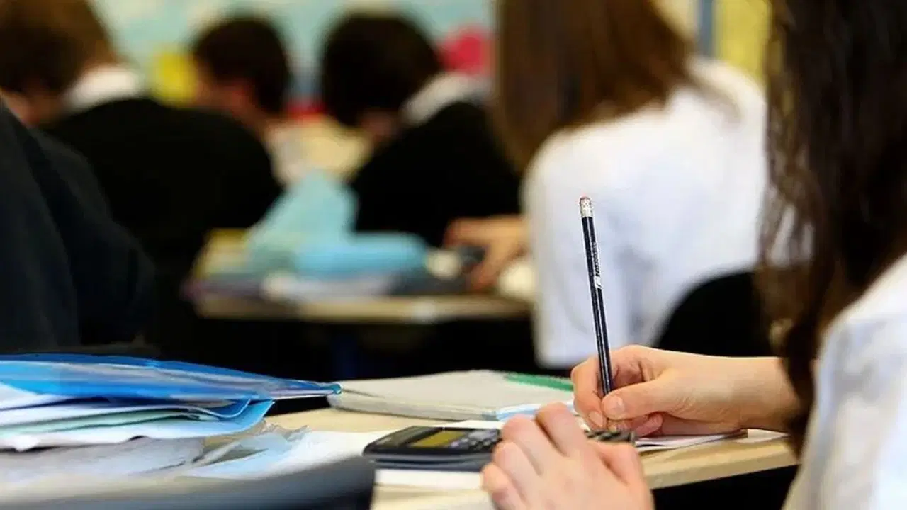 chpli ozcagdas okullara kadrolu okul sagligi hemsiresi gorevlendirilmesi icin tbmmye kanun teklifi verdi 7j4m8gtO