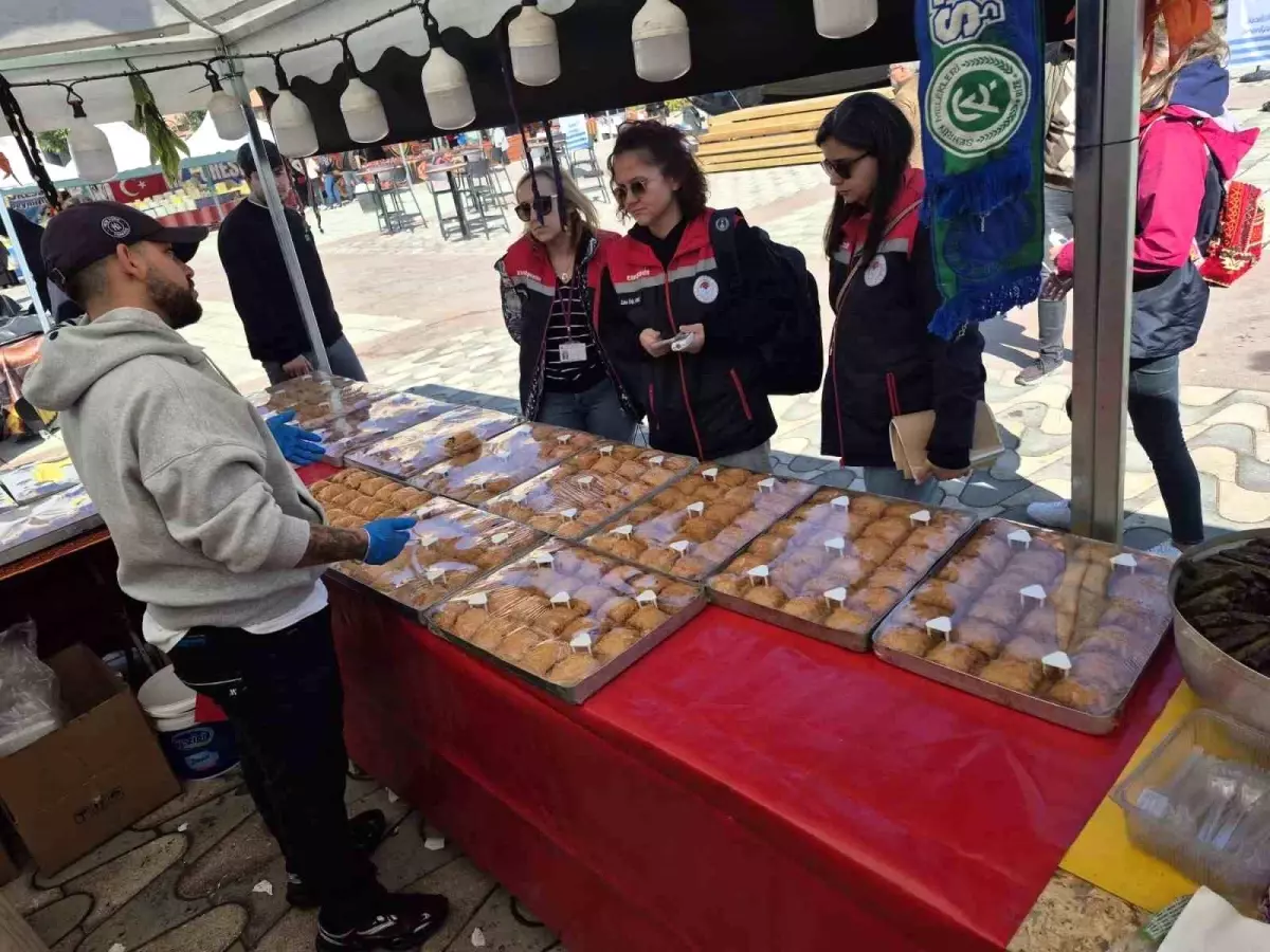 eskisehirdeki gastro fest ve mihlama festivalinde gida denetimleri yapildi pM7MZiS9.jpg