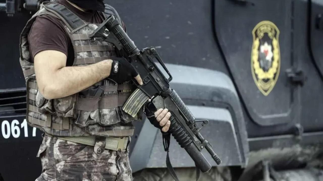 mitten pes pese 4 operasyon fetonun disislerine sizmasi engellendi 3BzUySkz.jpg