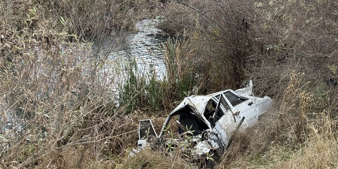 kahramanmarasta kopruden dusen otomobildeki 1 kisi oldu KSdVnRHE.jpg