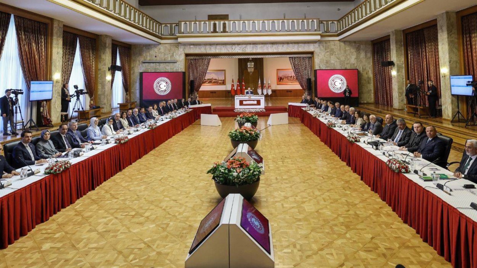 kurtulmus milli dayanisma kardeslik ve demokrasi komisyonu koordinatorleri ile gorusecek sBl8G9fC.jpg