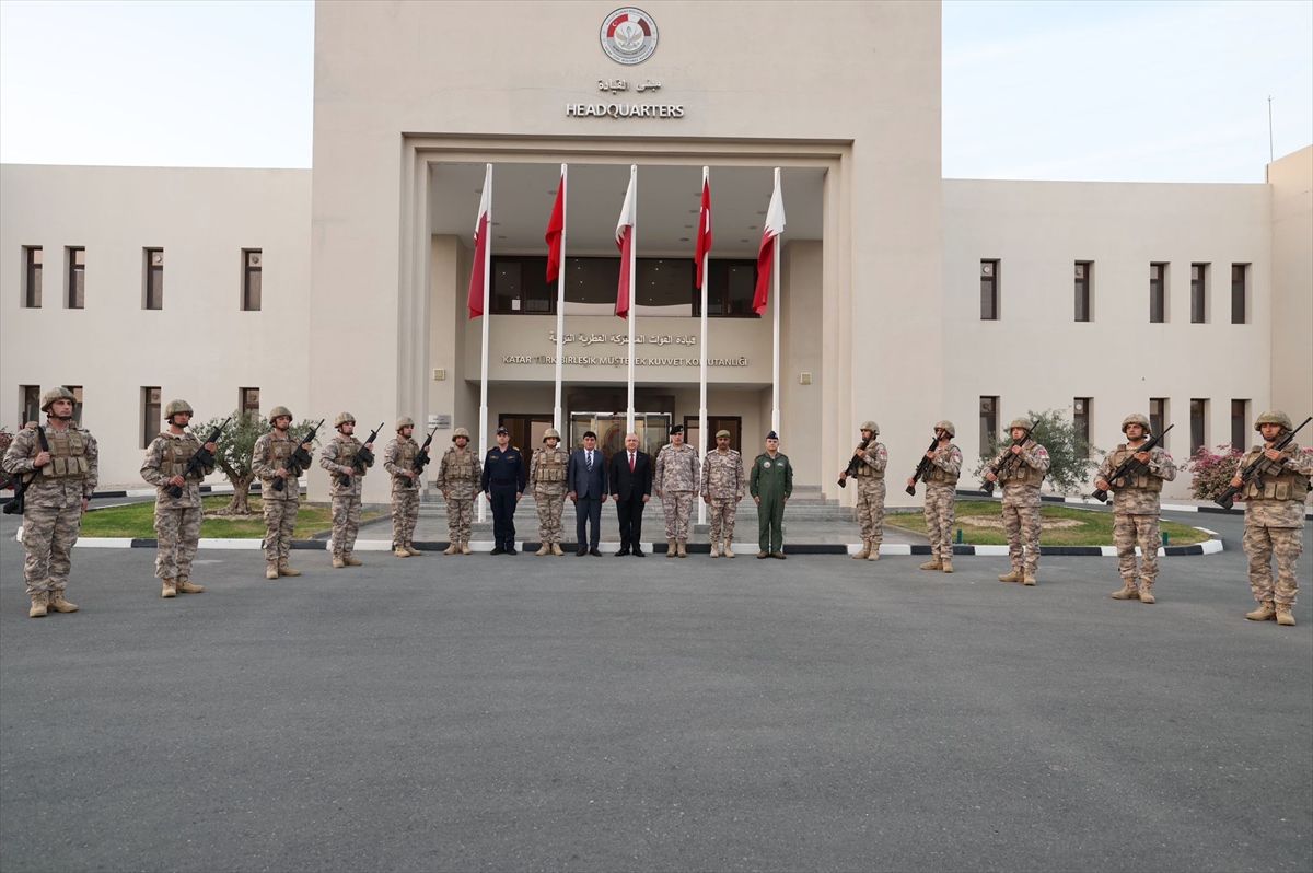 Bakan Güler Katar’da Askeri Tesisleri İnceledi