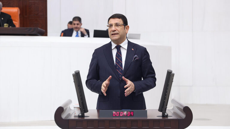 deva-partili-sahin-aileyle-ilgili-verileri-paylasti-afisle-guclendiremezsiniz-nqFJlAXh