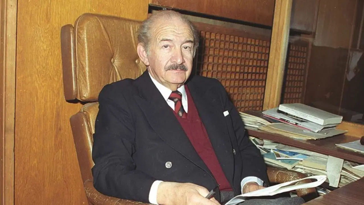 epik-ve-kabare-tiyatrosunun-ustasi-haldun-taner-aBEvQjbE
